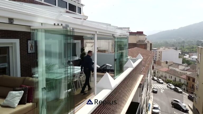 Innovaci&oacute;n en el Dise&ntilde;o de Espacios con Cortinas de Cristal