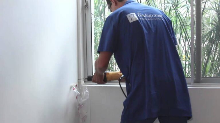 Cerramientos Elegantes con Cortinas Enrollables a Medida
