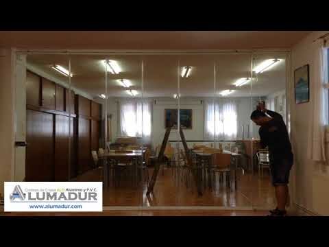 Transformación de Espacios Diáfanos con Cerramientos de Cristal