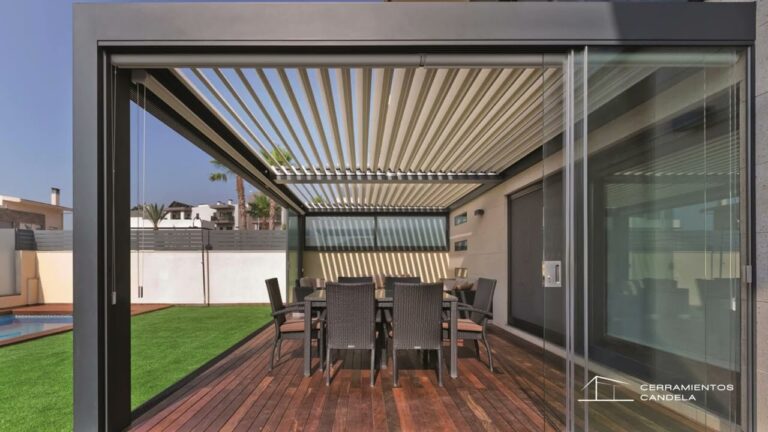 Cortinas de Cristal: Est&eacute;tica y Practicidad en Tu Espacio