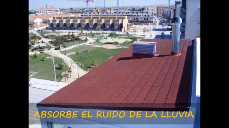 Comparativa de Materiales para Cerramientos con Césped Artificial